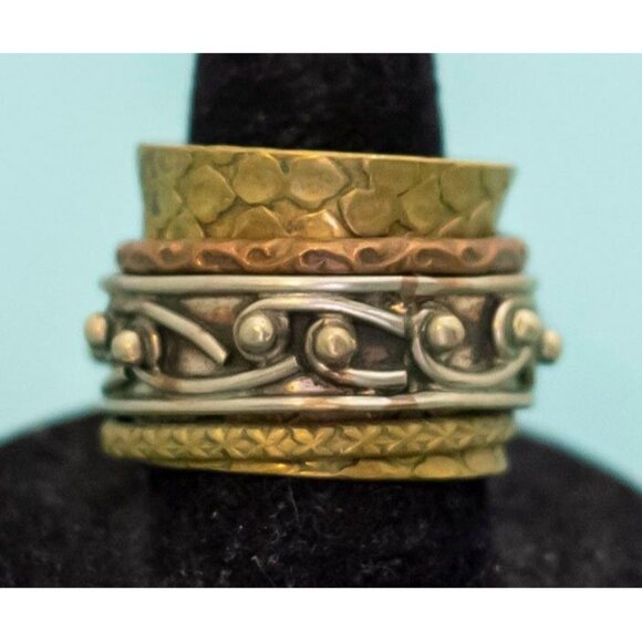 Vintage Mid Century Gold Tone Unique Ring Size 8 - E8 - Picture 2 of 3